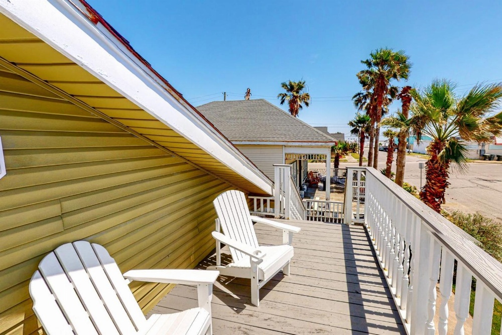 Craftsman on Seawall Main image