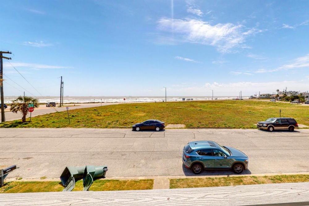 Craftsman on Seawall Image 23